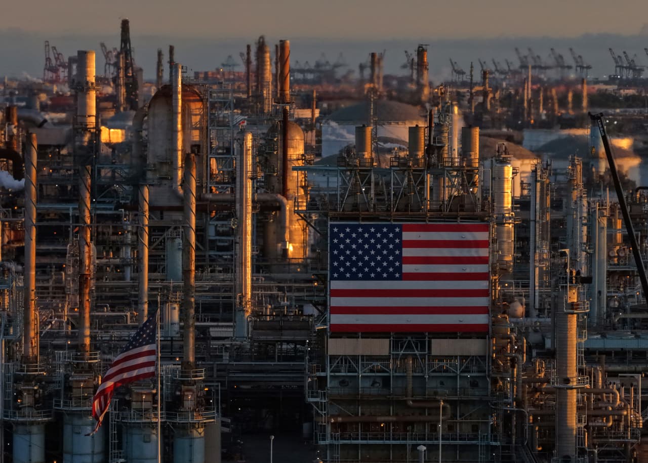 U.S. oil-refinery stocks are up roughly 150% this year. How long could this historic run last? — Madrid Sports news