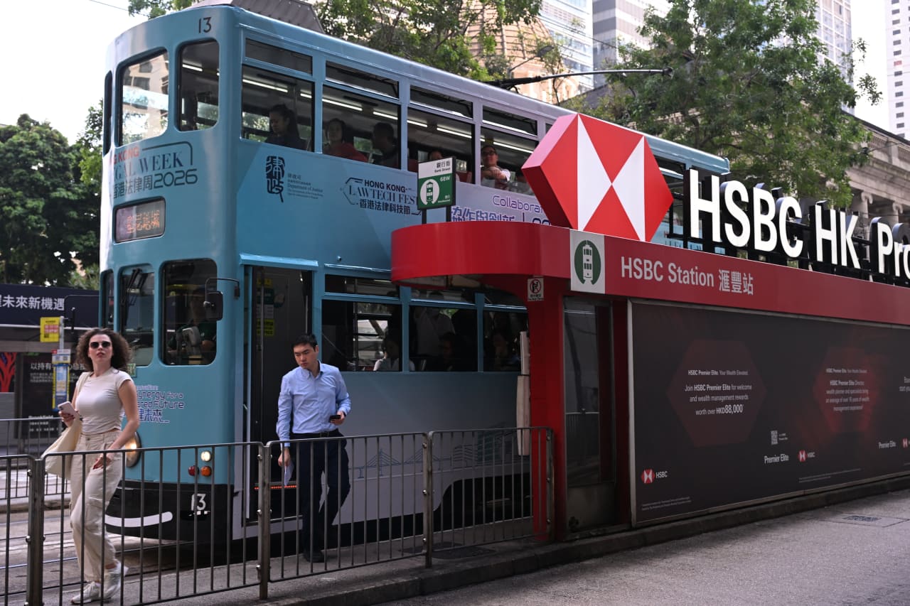 Customers are chasing higher-rate products, and that’s bad news for banks like HSBC — Madrid Business news
