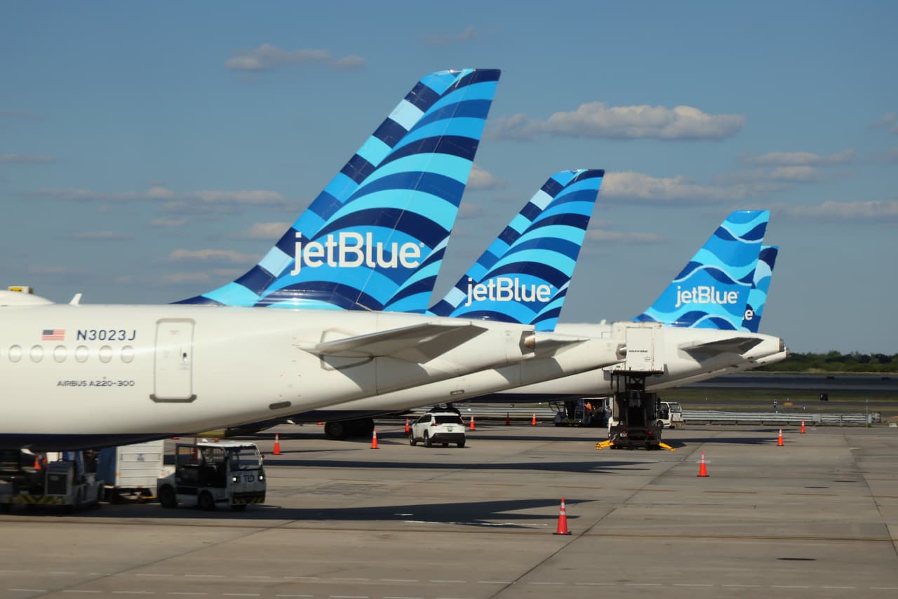 JetBlue has been losing money for years. It just charted a path to profitability. — Madrid Business news
