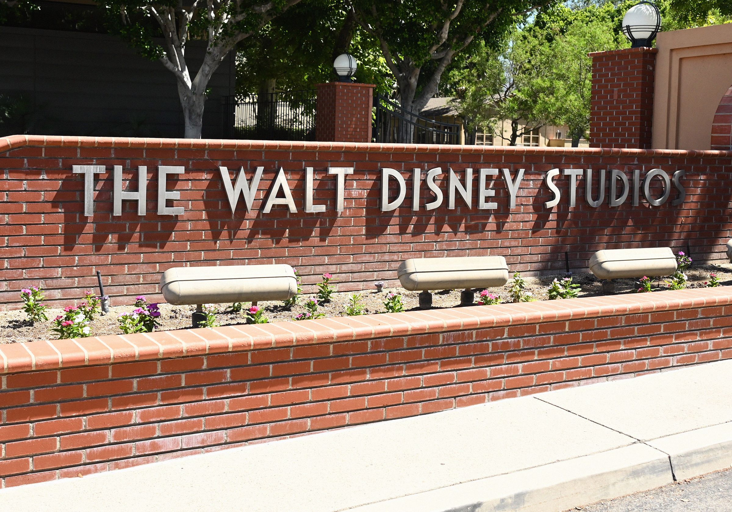 Disney Asked Character.AI to Go Bankrupt for a Get-Out-of-Lawsuits Card — Wired, Madrid Technology news